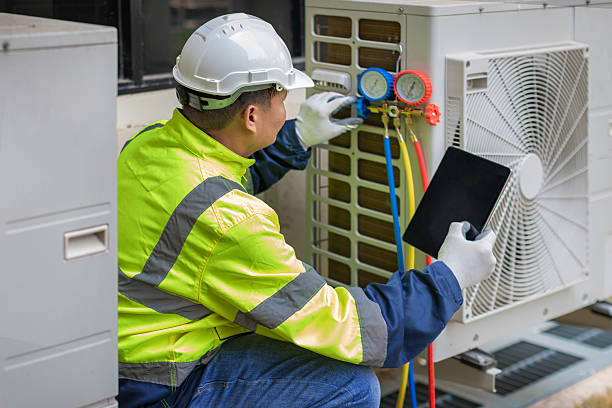 Professional Hvac technician working in Marshall, AR